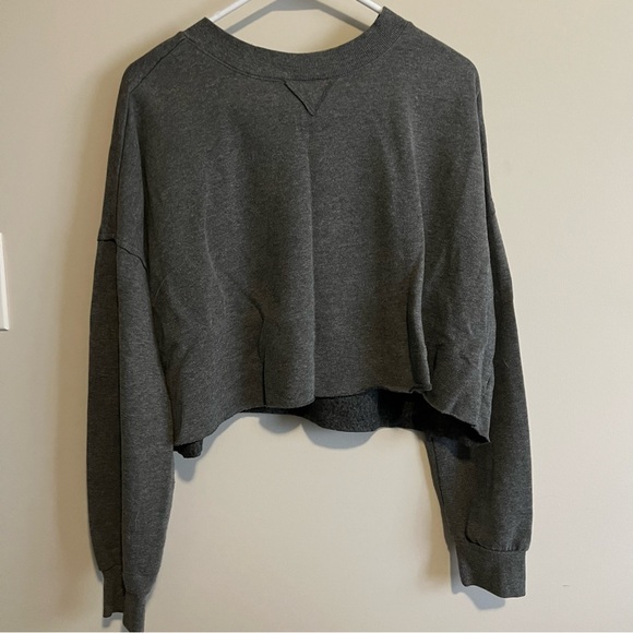 Colsie Dark Gray Cropped Sweatshirt - Picture 1 of 3